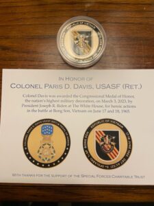 A picture of the medal and its description.